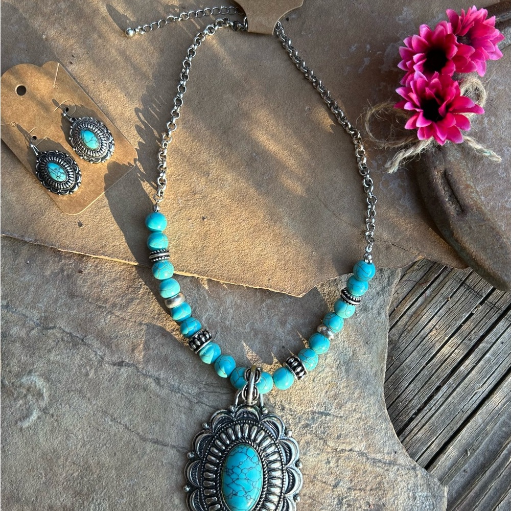 Turquoise and Silver Pendant Necklace NWT - Picture 5 of 6
